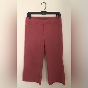 Elegant Vintage Light Coral Capri Pants
Juniors